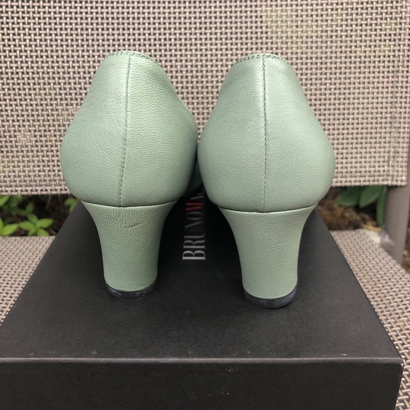 New Bruno Magli Pump - Picture 4 of 7